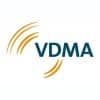 Das Logo vom VDMA besteht aus einem stilisierten VDMA, das mit modernen, klaren Linien gestaltet ist. Die Farbgebung ist schlicht blau und gelb auf weiß, was die Seriosität und Kompetenz des Verbandes unterstreicht.